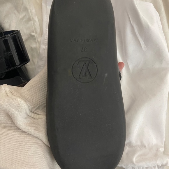 Louis Vuitton Black and Brown Sandals - Picture 2 of 5